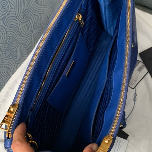 Prada Blue leather Lux Saffiano Handbag Satchel - Picture 8 of 9